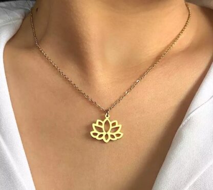 collar flor de loto acero inoxydable